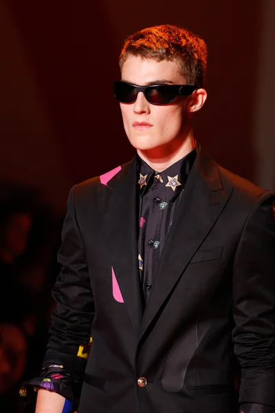 Look 95